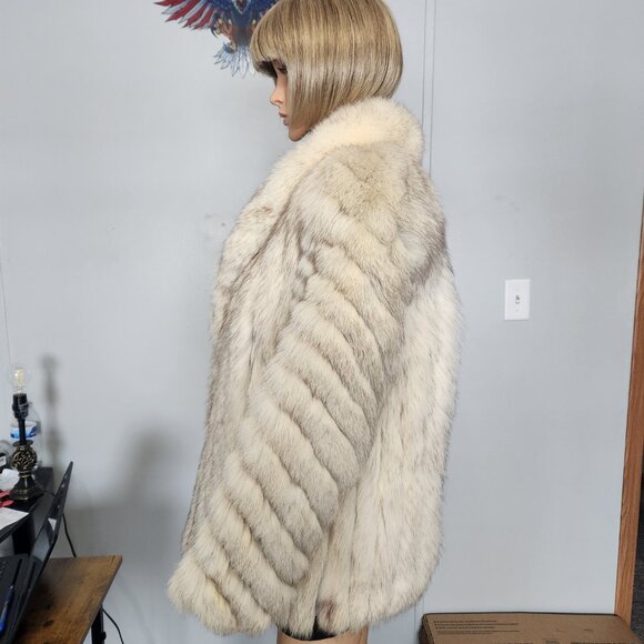 #227 Small fox fur coat - Picture 3 of 4